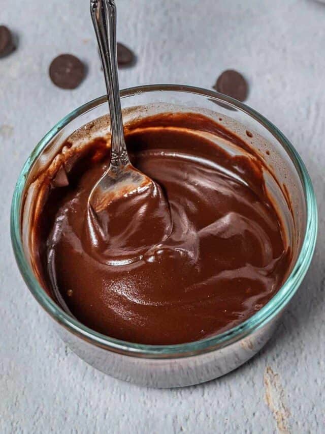 Smooth chocolate sauce in a bowl
