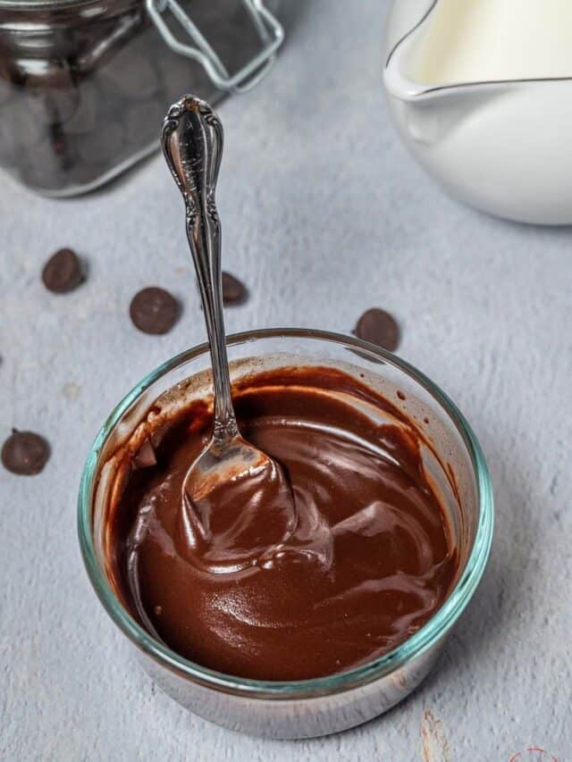 Easy Chocolate Sauce - You'll want to put this sauce on everything!