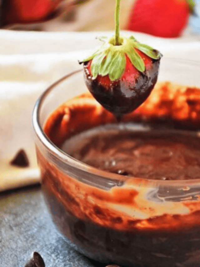 Perfect Chocolate Sauce for Strawberries
