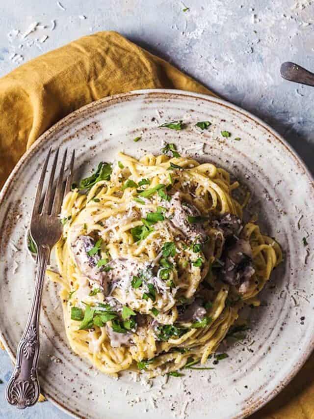 Creamy mushroom sauce pasta on a plate