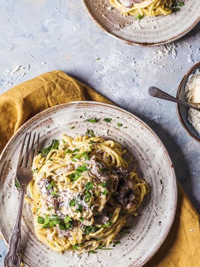 Creamy mushroom sauce pasta on a plate