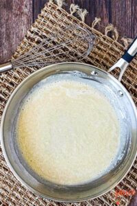 Cooking a roux in a pan